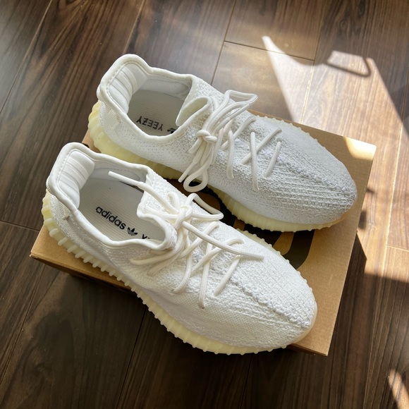 Yeezy Shoes - Adidas Yeezy 350 V2 - Triple White/Cream - Size Men’s 6 / Women’s 7.5
